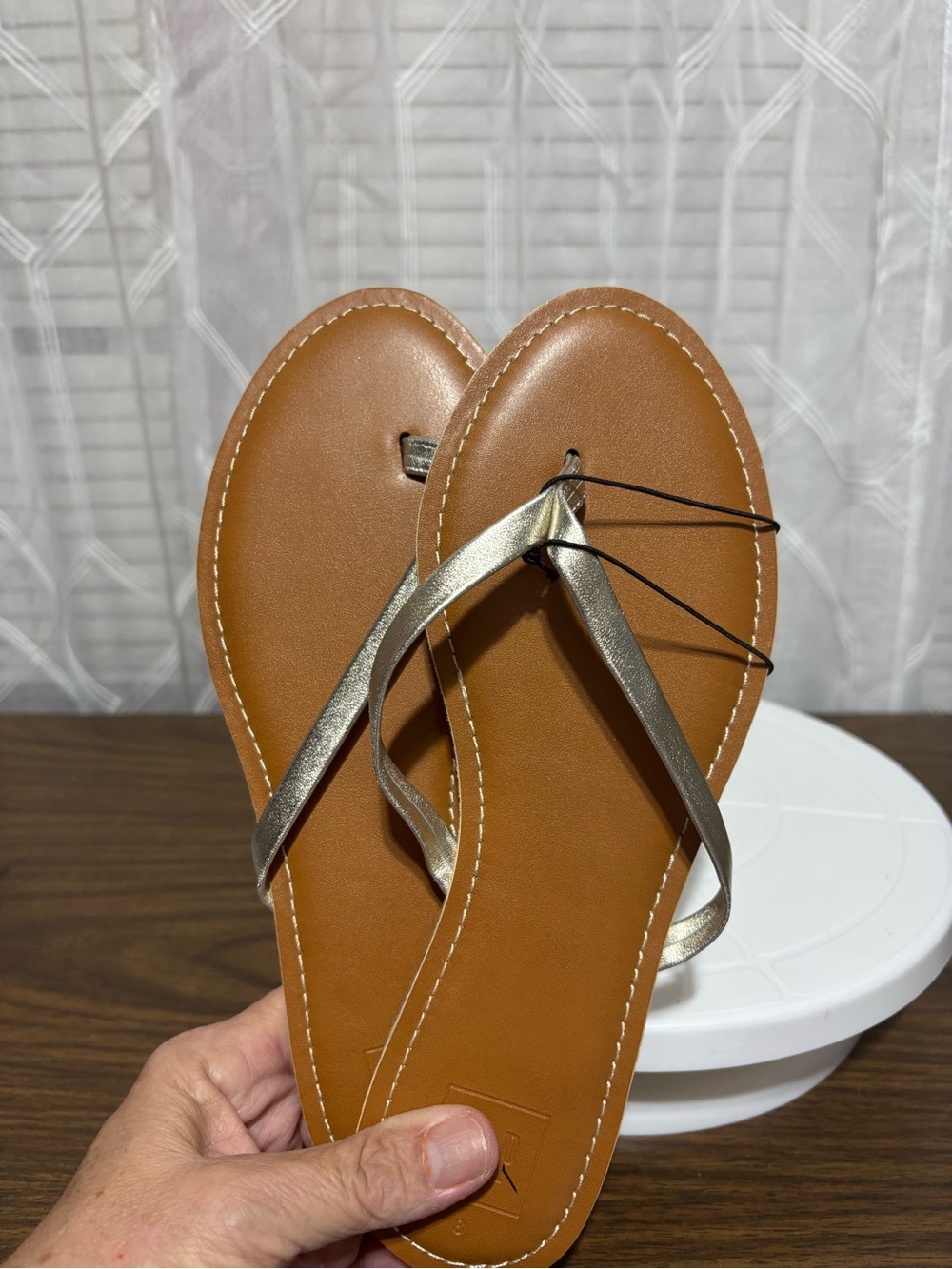 GAP Metallic Gold Slide flip flop Sandal size.  9 (10” L) NWOT.